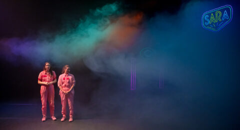 « Une Bonne Histoire » : le théâtre documenté d’Adina Secretan s’empare avec brio des arcanes du Nestlégate - Critique sortie Avignon / 2024 Villeneuve lez Avignon Chartreuse de Villeneuve lez Avignon