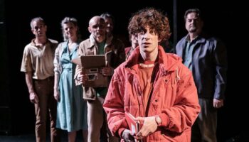 Julien Schmutz met en scène « Le bizarre incident du chien pendant la nuit », best-seller de Mark Haddon - Critique sortie  Renens-Malley Suisse. TKM - Théâtre Kléber-Méleau