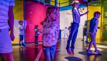 L’exposition « DANSER » fait entrer les enfants dans la danse - Critique sortie Danse Paris