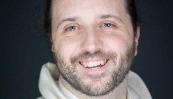 Une magie vibrante, poétique et festive, rencontre avec Raphaël Navarro - Critique sortie  Paris La Maison des Métallos