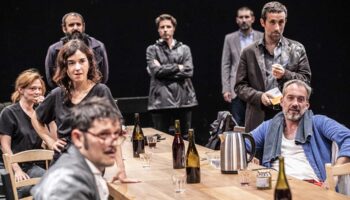 « Banquet Capital » d’après Karl Marx, mis en scène par Sylvain Creuzevault, une esthétique du débordement qui noie le débat d’idées - Critique sortie Théâtre Bobigny MC93 - Maison de la Culture de Saine-Saint-Denis