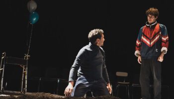 « hamlet est mort. gravité zéro », Ewald Palmetshofer donne à voir une humanité sans perspectives - Critique sortie Théâtre Paris Théâtre 13 Glacière