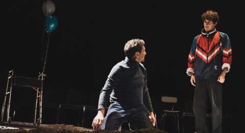« hamlet est mort. gravité zéro », Ewald Palmetshofer donne à voir une humanité sans perspectives - Critique sortie Théâtre Paris Théâtre 13 Glacière