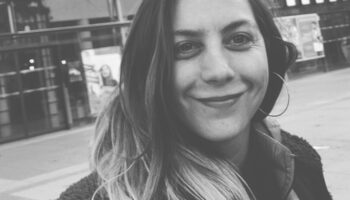 « L’Île aux pères » de Liza Machover interroge le rapport à la paternité et à la masculinité - Critique sortie Théâtre Paris Théâtre 13 Bibliothèque