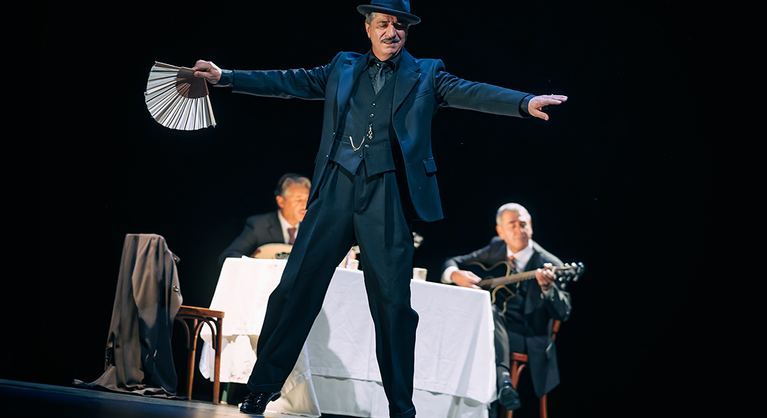 Simon Abkarian reprend « Ménélas Rebétiko Rapsodie » et « Hélène après la chute » - Critique sortie Théâtre Paris Théâtre de l'Epée de bois