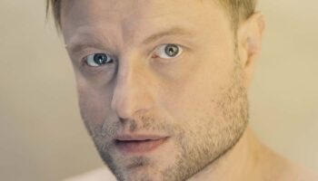 Stéphane Varupenne monte « Le Suicidé » de Nicolaï Erdman - Critique sortie Théâtre Paris Comédie-Française Salle Richelieu