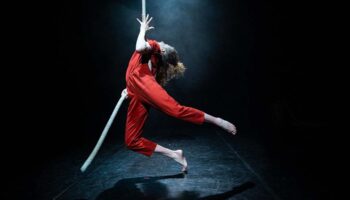 « V » par Viivi Roiha, finaliste de circusnext en 2023 - Critique sortie  Saint-Herblain L’Onyx