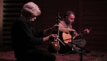 Kayhan Kalhor le plus grand musicien persan vivant, en duo complice avec le Turc Erdal Erzincan - Critique sortie Jazz / Musiques Boulogne-Billancourt La Seine Musicale