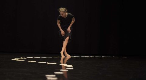 Ambra Senatore en nostalgie - Critique sortie Danse Suresnes Théâtre de Suresnes Jean Vilar