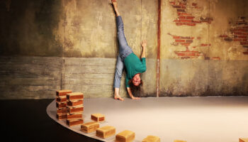 « Des nuits pour voir le jour » : un autoportrait brillant et étonnant signé Katell Le Brenn - Critique sortie Cirque France France