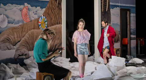 Marcial Di Fonzo Bo monte avec talent « Dolorosa – Trois anniversaires ratés » de Rebekka Kricheldorf - Critique sortie Théâtre Paris Théâtre du Rond Point