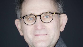 « Cher cinéma », nouvelle création de Jean-Claude Gallotta en  hommage aux cinéastes - Critique sortie Danse Caen Théâtre de Caen.