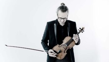 Julien Chauvin change les codes de la diffusion musicale pour élargir les horizons - Critique sortie 