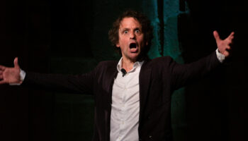 La Révolution française, un mythe romantique porté par la ferveur oratoire de Maxime d&rsquo;Aboville dans la mise en scène de Damien Bricoteaux - Critique sortie Théâtre Paris Théâtre Hébertot