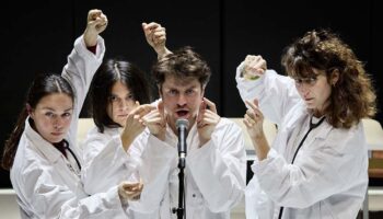 « Sur le cœur », fantasmagorie du siècle 21 continue sa tournée - Critique sortie 