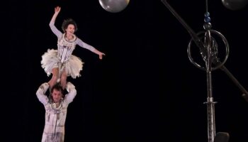 « Aux Étoiles ! » fantaisie spatiale de Mathilde Sebald et Damien Gaumet - Critique sortie Cirque Malakoff Théâtre 71 – Scène nationale de Malakoff