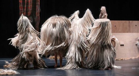 « Pour Que l’année soit bonne et fertile », Une création audacieuse et inégale du collectif Mind the Gap - Critique sortie Théâtre Paris Théâtre 13