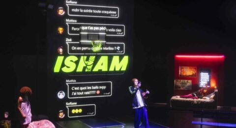 « To like or not » d’ Émilie Anna Maillet, une initiative ambitieuse qui passe par un « spectacle augmenté ». - Critique sortie Théâtre Paris Théâtre de la Ville - Théâtre des Abbesses