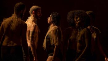 Marcelo Evelin nous plonge avec « UIRAPURU » dans l’atmosphère de la forêt équatoriale - Critique sortie Danse Paris Chaillot Théâtre national de la Danse / CND