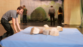 Nathalie Béasse, avec « Velvet »,  nous ouvre grand les portes de ses clairvoyances - Critique sortie Théâtre Aubervilliers Théâtre de la Commune