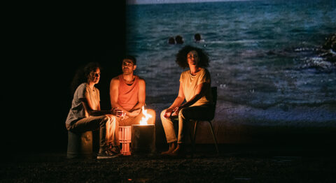 « Nos ailes brûlent aussi » de Myriam Marzouki et Sébastien Lepotvin, retrace la décennie qui a suivi la révolution Tunisienne de 2011 - Critique sortie Théâtre Paris Le Théâtre de la Concorde