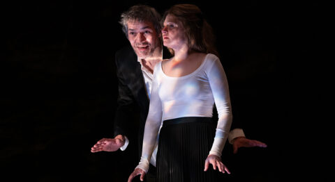 « Je suis le vent » de Jon Fosse mis en scène par Emma Gustafsson : une plongée onirique dans la tempête de l’existence - Critique sortie Théâtre Béthune Comédie de Béthune