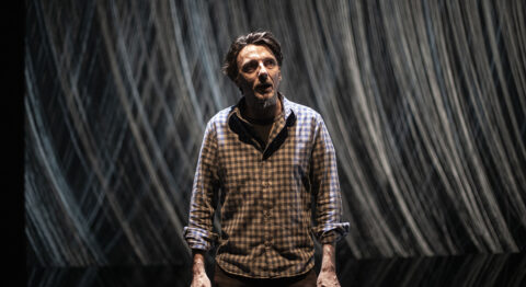 Laurent Meininger revient avec « La Question » d’ Henri Alleg avec Stanislas Nordey, un spectacle d’une remarquable intensité dramatique - Critique sortie Théâtre Paris Théâtre de la Concorde