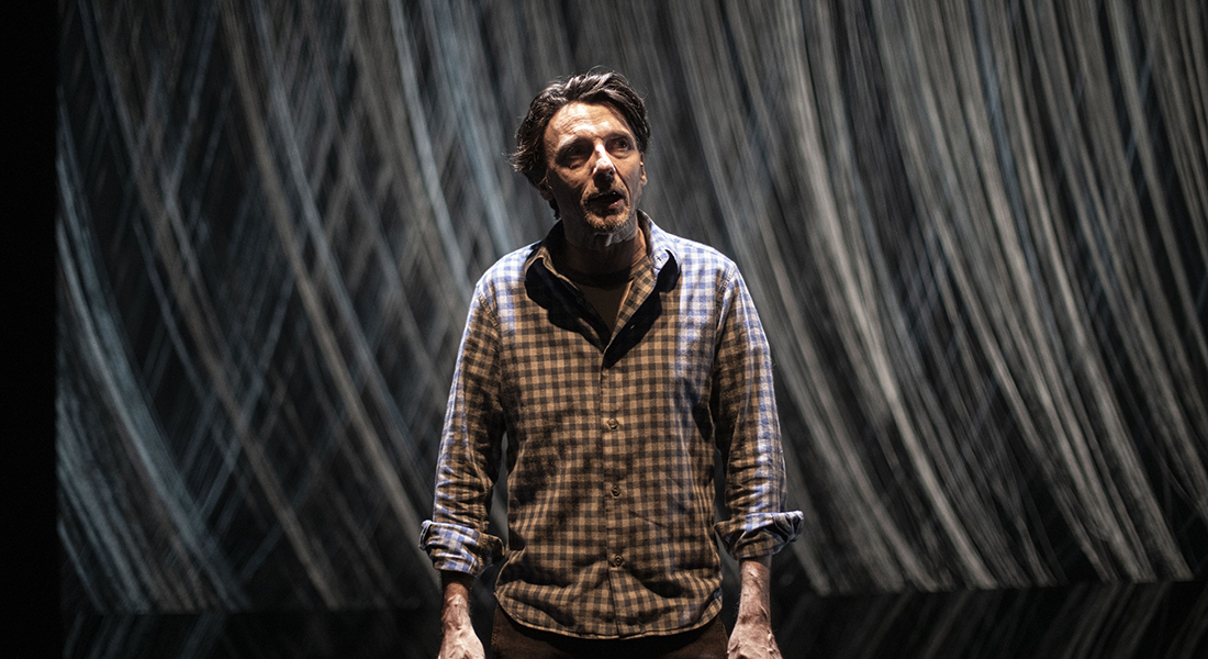 Laurent Meininger revient avec « La Question » d’ Henri Alleg avec Stanislas Nordey, un spectacle d’une remarquable intensité dramatique - Critique sortie Théâtre Paris Théâtre de la Concorde