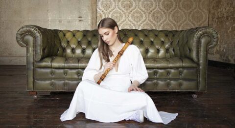 La jeune flûtiste (à bec) Lucie Horsch dans un panorama étincelant de répertoires du XXe siècle - Critique sortie Classique / Opéra Paris Cité de la Musique