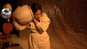 « Moon ou les dentelles du cygne » un élégant poème visuel mis en scène par Nicolas Liautard et Magalie Nadaud - Critique sortie Théâtre Paris Théâtre Dunois