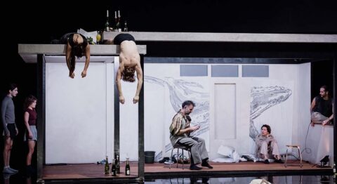 Delphine Hecquet présente « Requiem pour les vivants », un spectacle profondément touchant. - Critique sortie Théâtre Martigues Théâtre des Salins