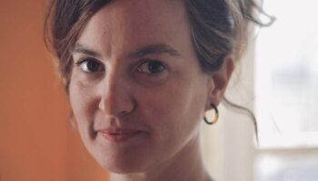 « La Vie rêvée » Kelly Rivière crée un nouveau solo autofictionnel aux Plateaux Sauvages - Critique sortie Théâtre Paris Les Plateaux Sauvages