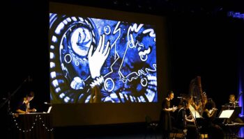 « La Petite Sirène » de Katerina Barsukova, conte musical avec dessin sur sable - Critique sortie Classique / Opéra Courbevoie Centre événementiel de Courbevoie - Salle Bleue
