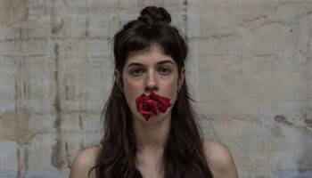 Les mots bleus de Louise Charbonnel - Critique sortie 