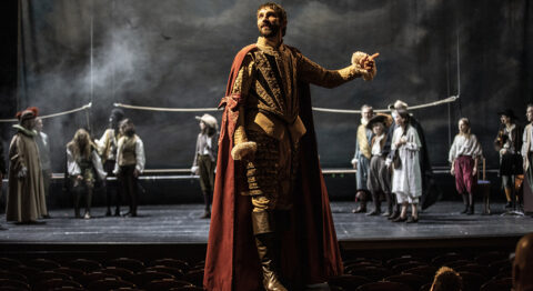 Éric Ruf déploie le grand jeu en montant une pièce importante dans l’histoire de la Maison : « Le Soulier de satin » de Paul Claudel. - Critique sortie Théâtre Paris Comédie-Française Salle Richelieu