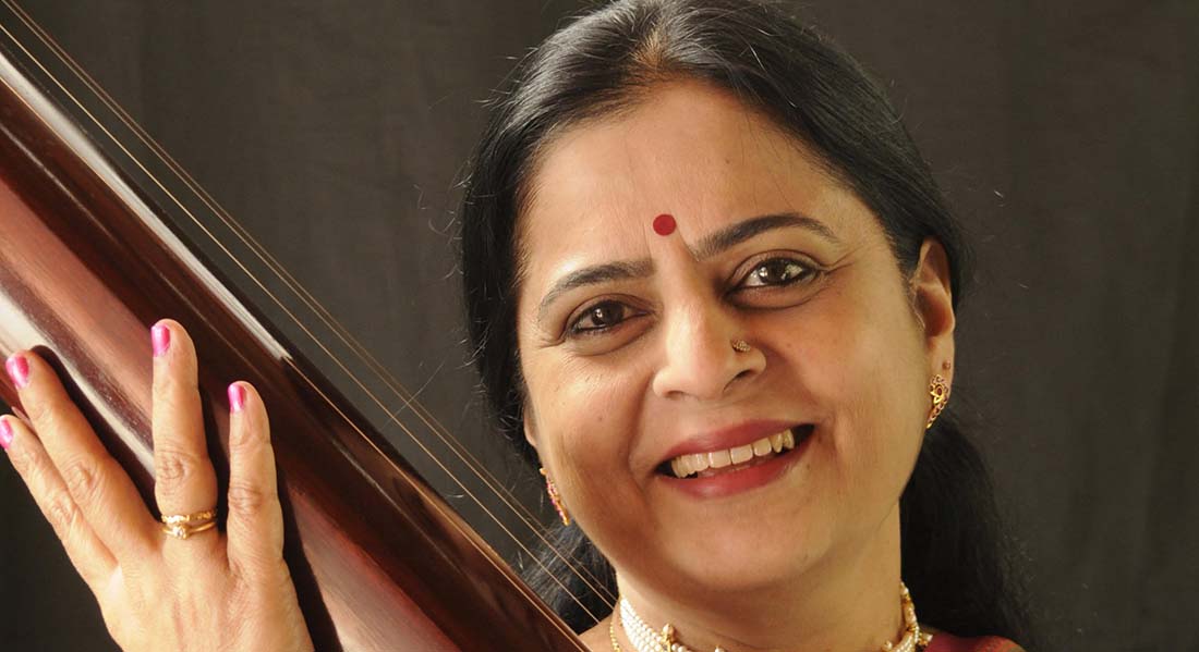 Bharathi Prathap, une chanteuse tout en cordes subtiles. - Critique sortie Jazz Paris Théâtre de la Ville - Théâtre des Abbesses