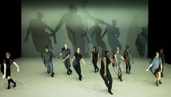 Christos Papadopoulos imagine « Mellowing », une danse de la nature - Critique sortie Danse Paris Le CENTQUATRE-PARIS