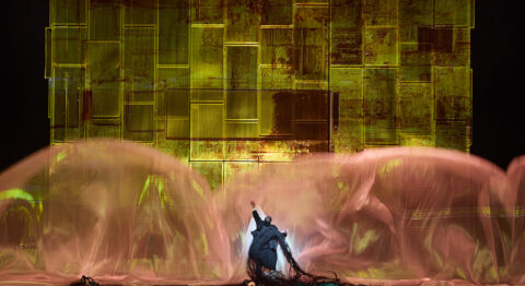 Calixto Bieito met en scène « L’Or du Rhin » sous la direction de Pablo Heras-Casado, entre précision chambriste et langueur théâtrale - Critique sortie Classique / Opéra Paris Opéra Bastille