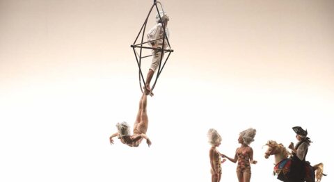 La Compagnia Finzi Pasca présente un spectacle pluridisciplinaire intitulé « Titizé – Un rêve vénitien » - Critique sortie Cirque Paris 75013 Le 13ème Art