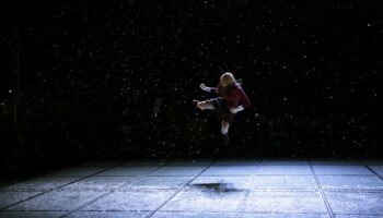 Pascale Daniel-Lacombe reprend « Dan Då Dan Dog » de l’auteur suédois Rasmus Lindberg - Critique sortie Théâtre Gennevilliers T2G - Théâtre de Gennevilliers