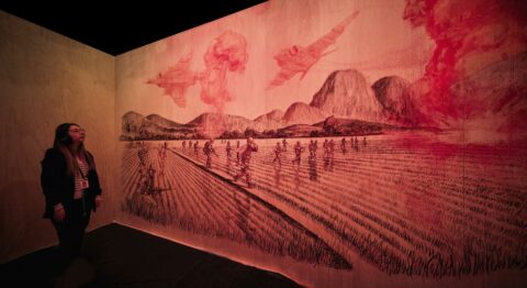 Marc Lainé crée « Entre vos mains », une exposition-spectacle déambulatoire singulière - Critique sortie Théâtre Gennevilliers T2G - Théâtre de Gennevilliers