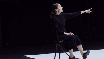 « L’Amante anglaise » de Marguerite Duras, signée Émilie Charriot est reprise aux Ateliers Berthier. - Critique sortie Théâtre 75017 Paris Ateliers Berthier - Odéon Théâtre de l'Europe