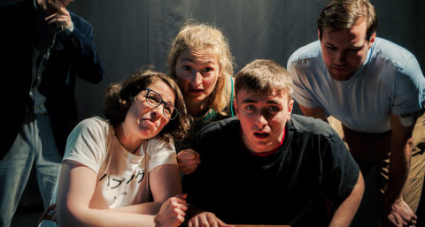 La Cie La Fraze porte sur scène la subtile vérité de « La Trace des Passants » - Critique sortie Théâtre Paris théâtre de la croisée des chemins