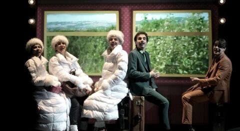 Frédérique Lazarini met en scène « Le Voyage de Monsieur Perrichon » de Labiche : une réussite tout en réjouissante fantaisie - Critique sortie Théâtre Paris Théâtre Artistic Athévains