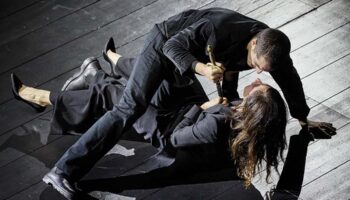 Anne-Laure Liégeois porte «Phèdre» à un haut niveau de radicalité - Critique sortie Théâtre _Châtenay-Malabry l'Azimut - Théâtre La Piscine