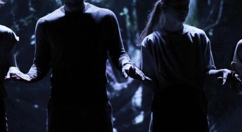 Joanne Leighton crée « The Gathering », une ode à la vie - Critique sortie Danse la Roche-sur-Yon Le Grand R