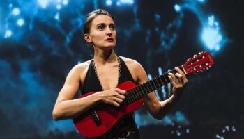 Hortense Belhôte présente une nouvelle version de « 1664 »,  conférence spectaculaire - Critique sortie Théâtre Paris THEATRE DE L'ATELIER