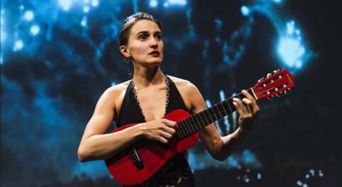 Hortense Belhôte présente une nouvelle version de « 1664 »,  conférence spectaculaire - Critique sortie Théâtre Paris THEATRE DE L'ATELIER