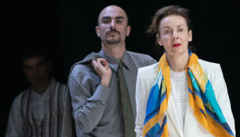 « La Cerisaie » mise en scène par Serge Noyelle, une partition chorale à l’écoute des êtres - Critique sortie Théâtre Marseille Théâtre des Calanques