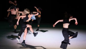 Aina Alegre développe avec « Fugaces » une chorégraphie rituelle puissamment ancrée dans la culture flamenco. - Critique sortie Danse Annecy Bonlieu - Scène nationale Annecy